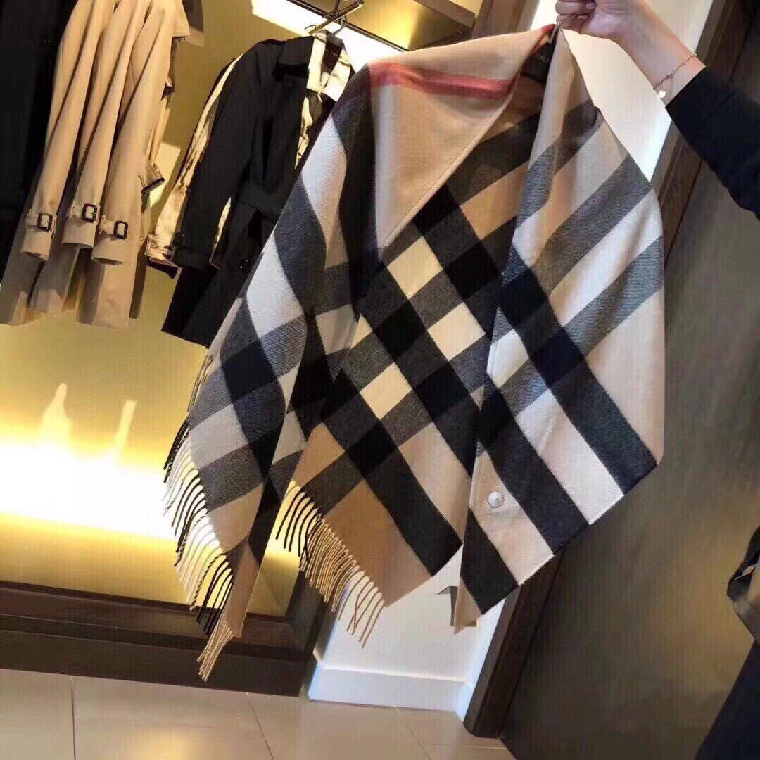 Burberry Scarves Classic Scarf B87409