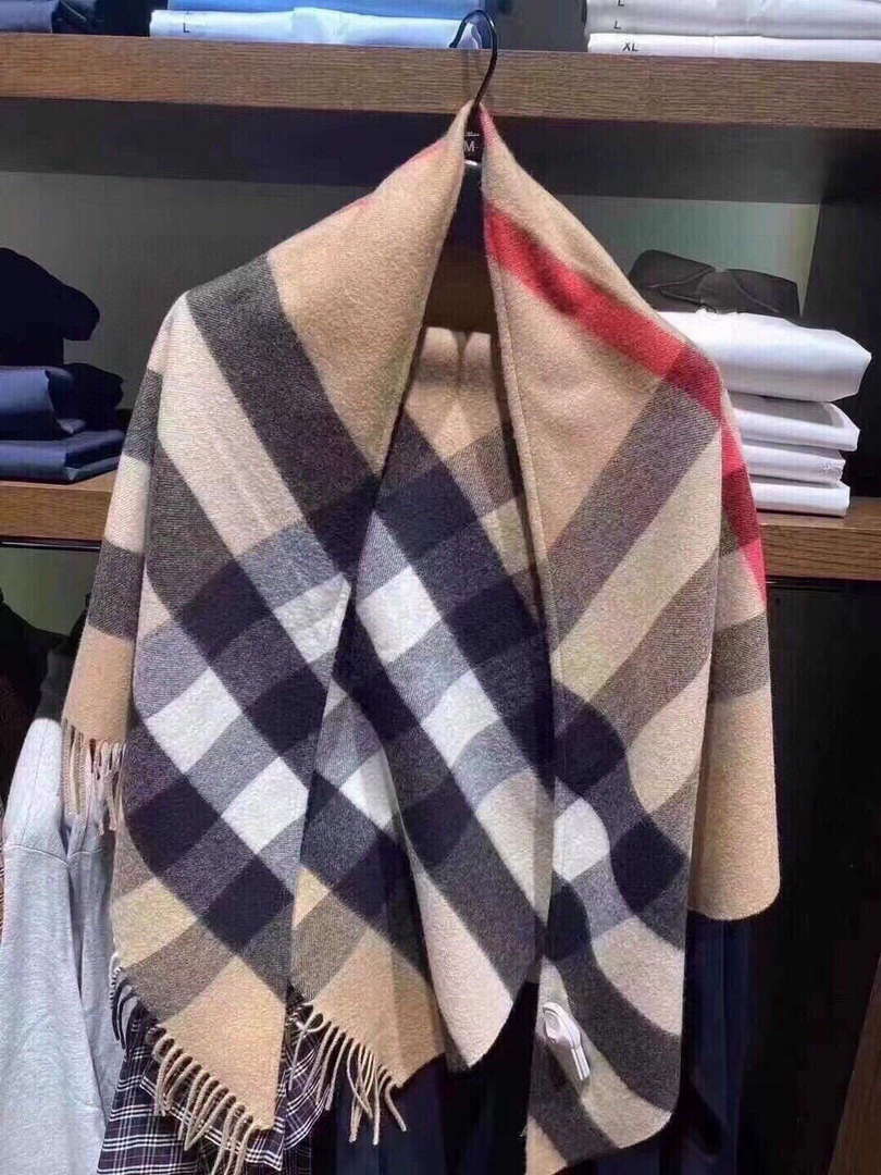 Burberry Scarves Classic Scarf B87409