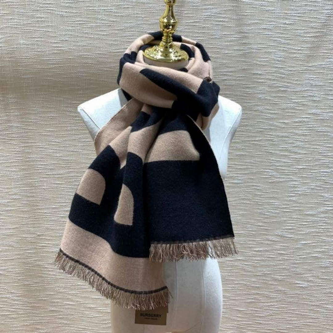Burberry Scarves Classic Scarf B87411