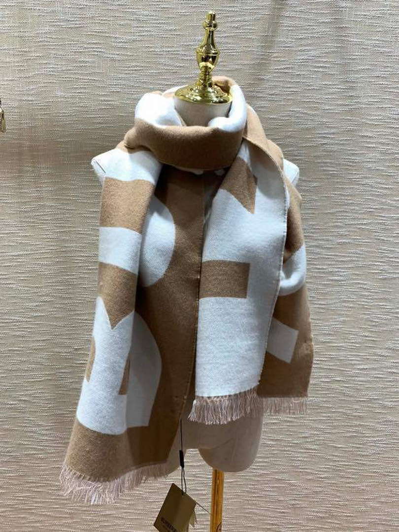 Burberry Scarves Classic Scarf B87413