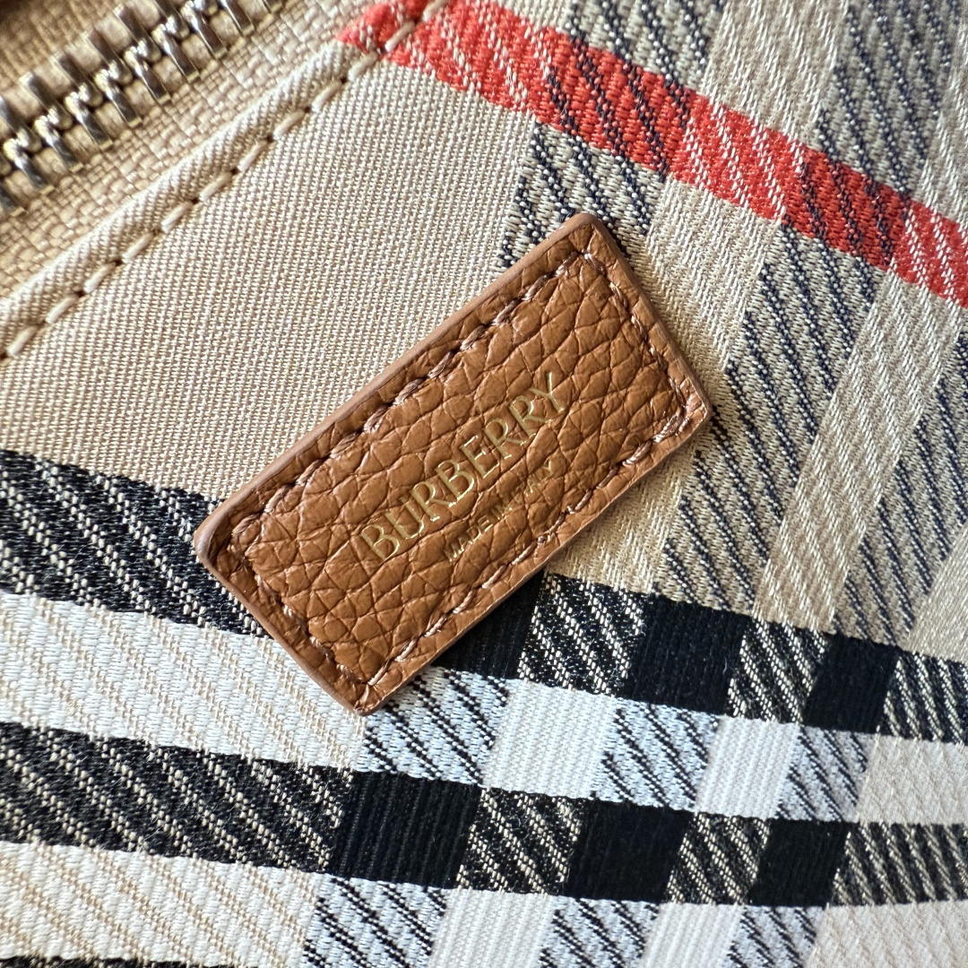 Burberry Small Cotswolds Tote 81113441 Bag Brown