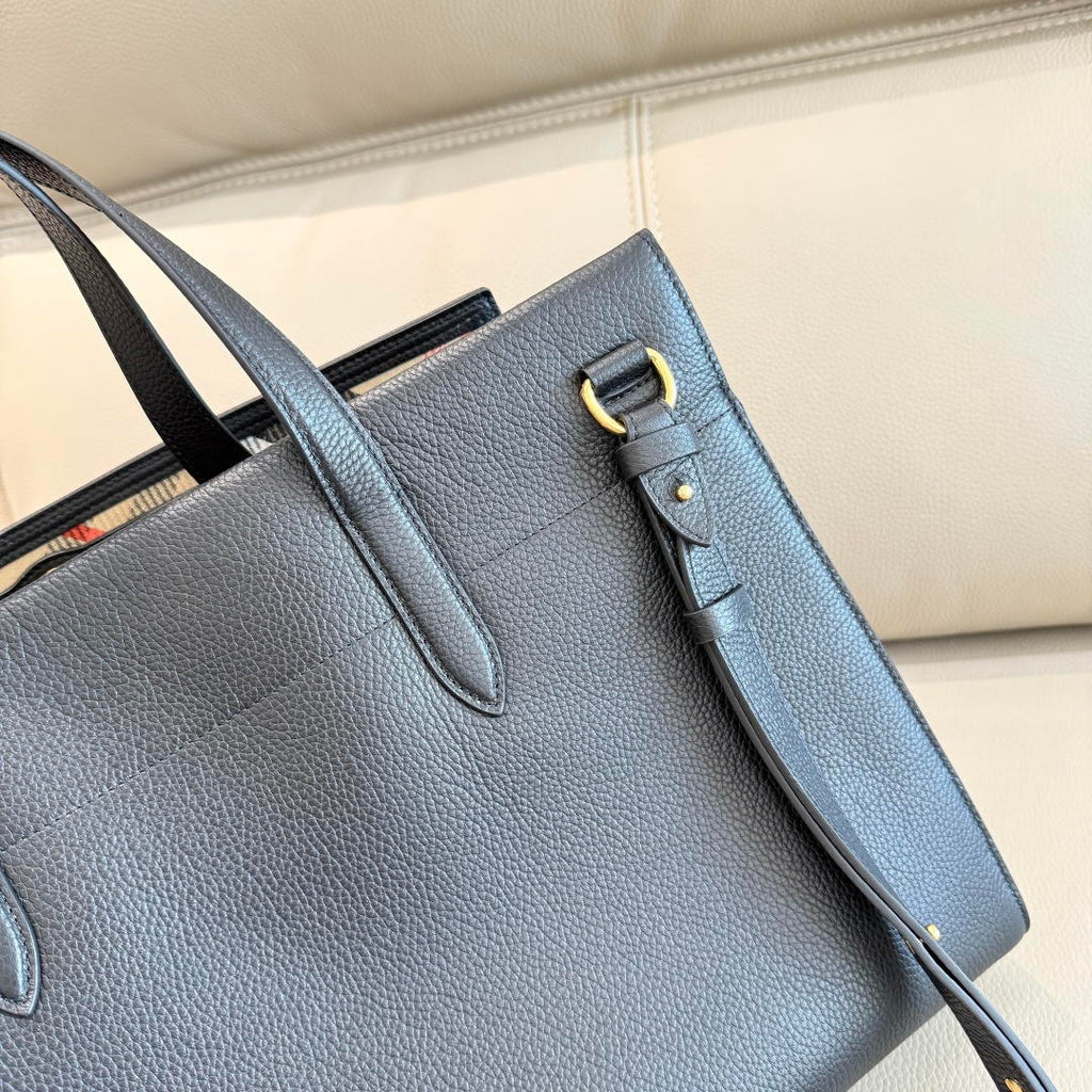Burberry Small Cotswolds Tote 81113441 Bag Black