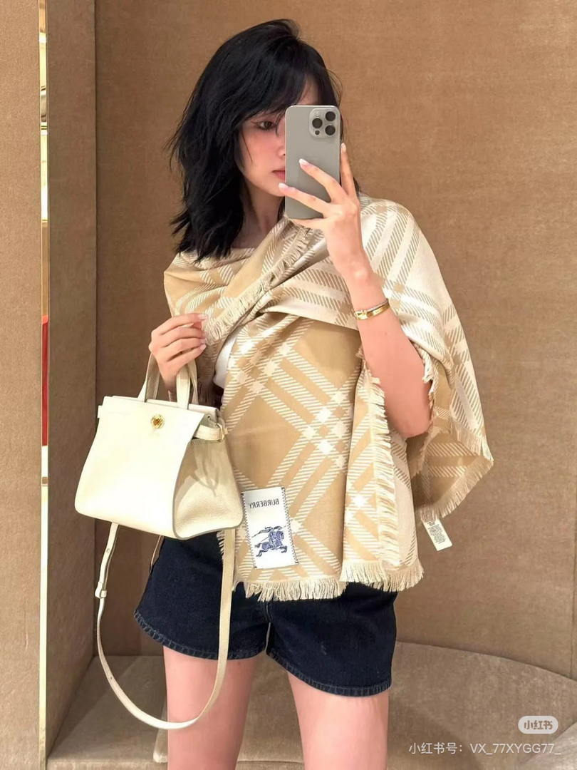 Burberry Small Cotswolds Tote 81113441 Bag White