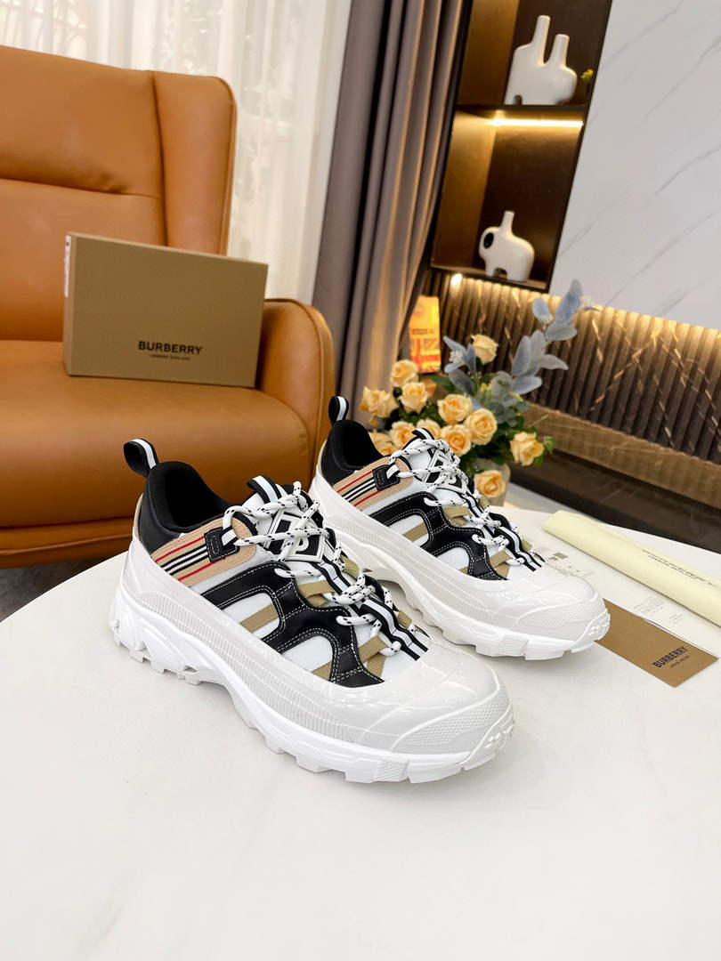 Burberry Vintage Check Cotton Arthur Sneakers 80372547 - Male 39 - View 1