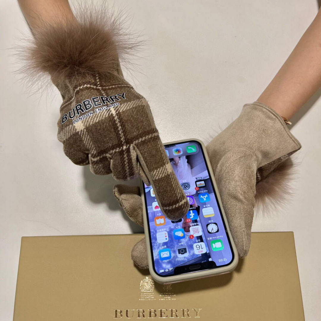 Burberry Women's Gloves Burberry Wool Gloves B477880