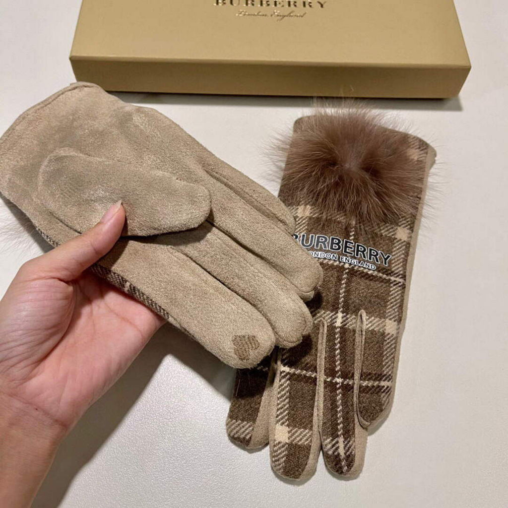 Burberry Women's Gloves Burberry Wool Gloves B477880