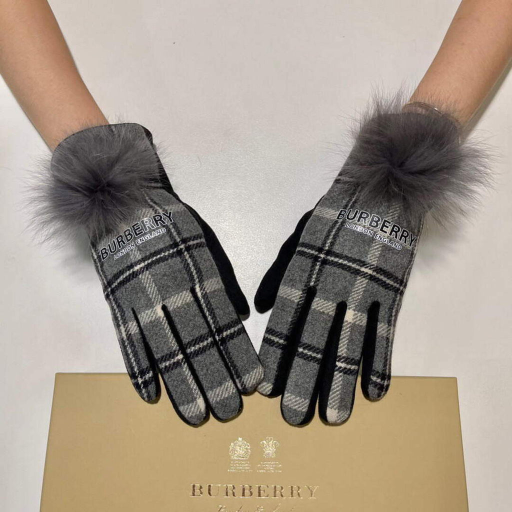 Burberry Women's Gloves Burberry Wool Gloves B477881