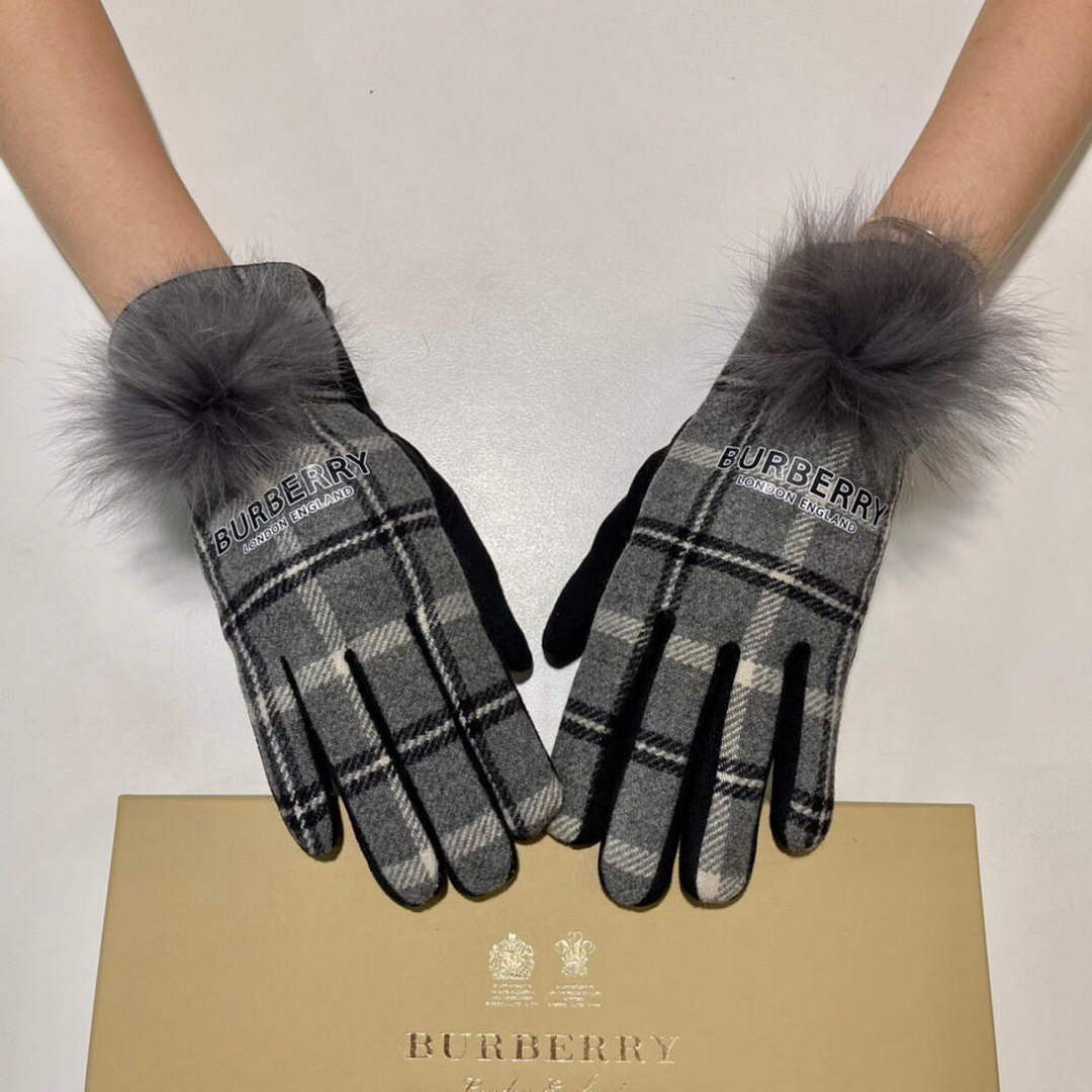 Burberry Women's Gloves Burberry Wool Gloves B477881