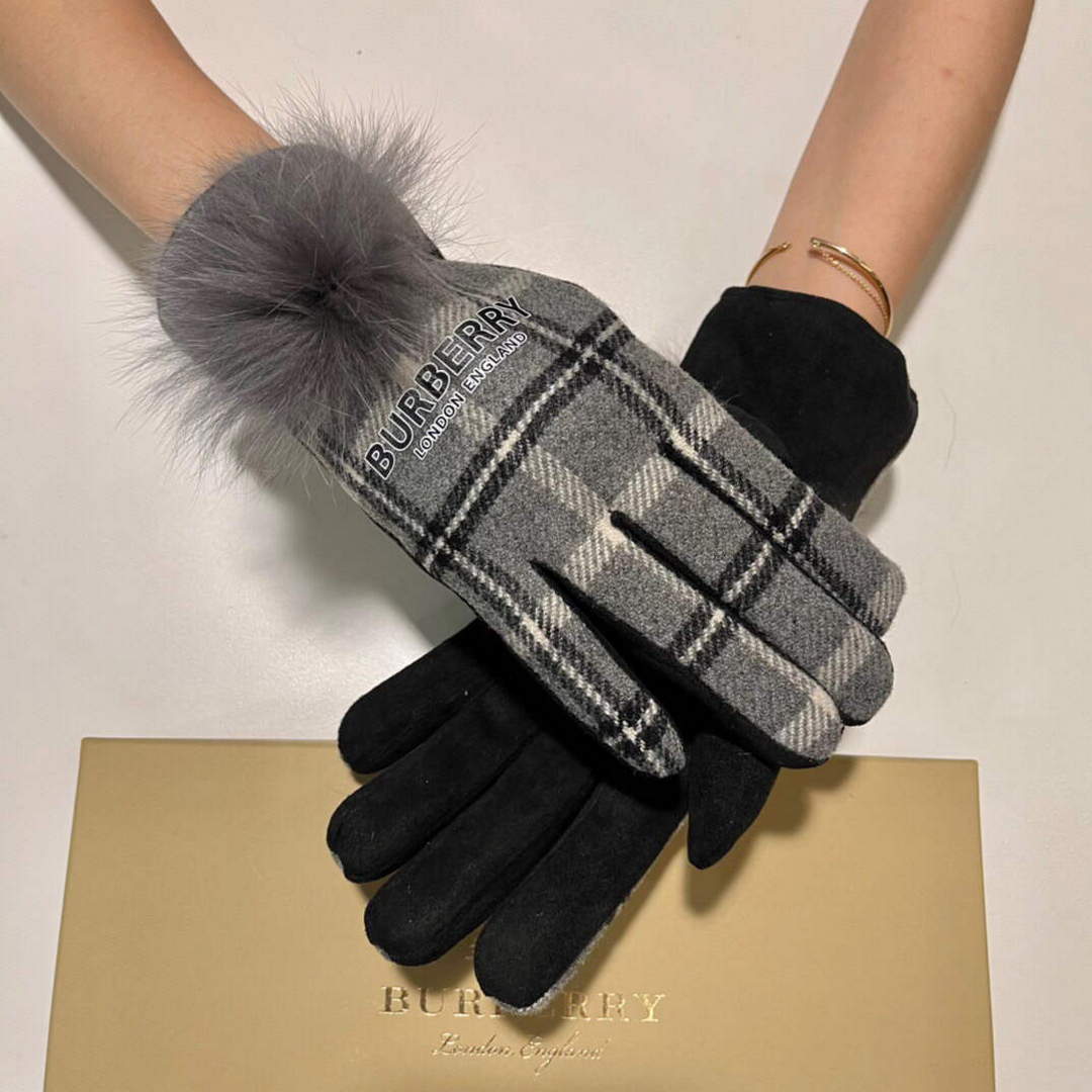 Burberry Women's Gloves Burberry Wool Gloves B477881