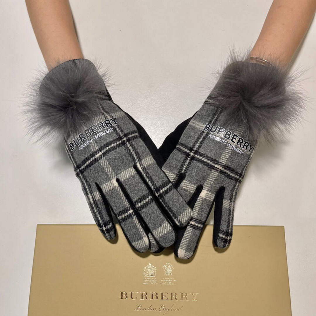 Burberry Women's Gloves Burberry Wool Gloves B477881
