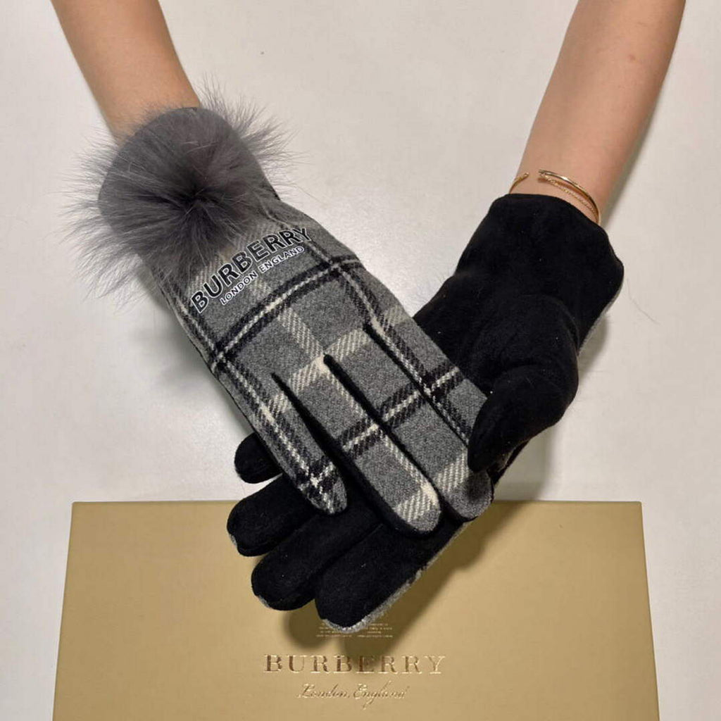 Burberry Women's Gloves Burberry Wool Gloves B477881