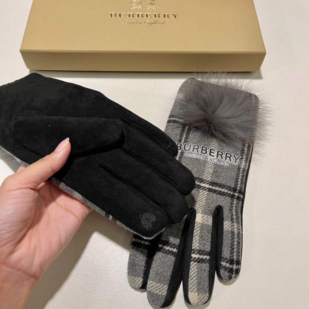 Burberry Women's Gloves Burberry Wool Gloves B477881