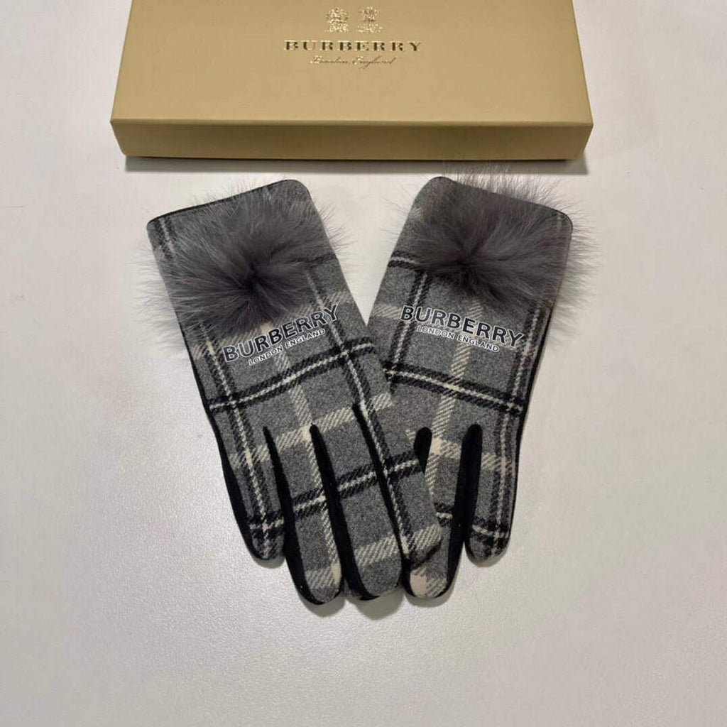 Burberry Women's Gloves Burberry Wool Gloves B477881