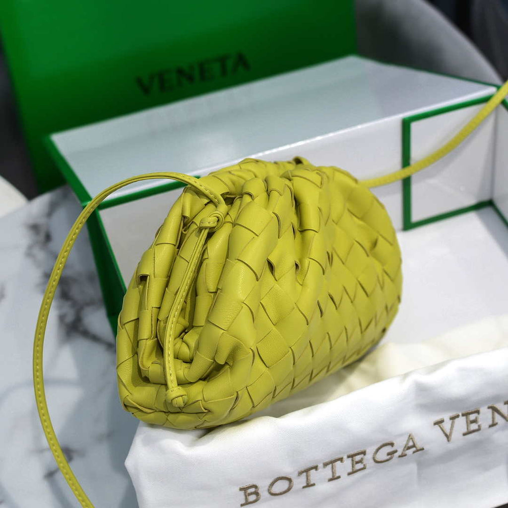 BV 585852 Bottega Veneta Mini Pouch intrecciato leather clutch with strap Lemon Green