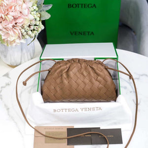 BV 585852 Bottega Veneta Mini Pouch intrecciato leather clutch with strap Brown - Default Title - View 1