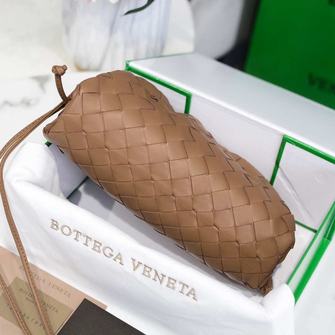 BV 585852 Bottega Veneta Mini Pouch intrecciato leather clutch with strap Brown - Default Title - View 4