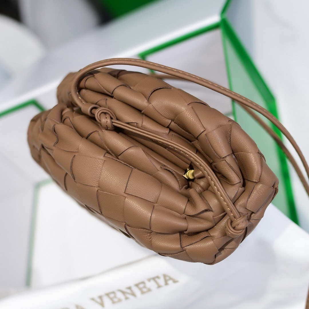 BV 585852 Bottega Veneta Mini Pouch intrecciato leather clutch with strap Brown - Default Title - View 6