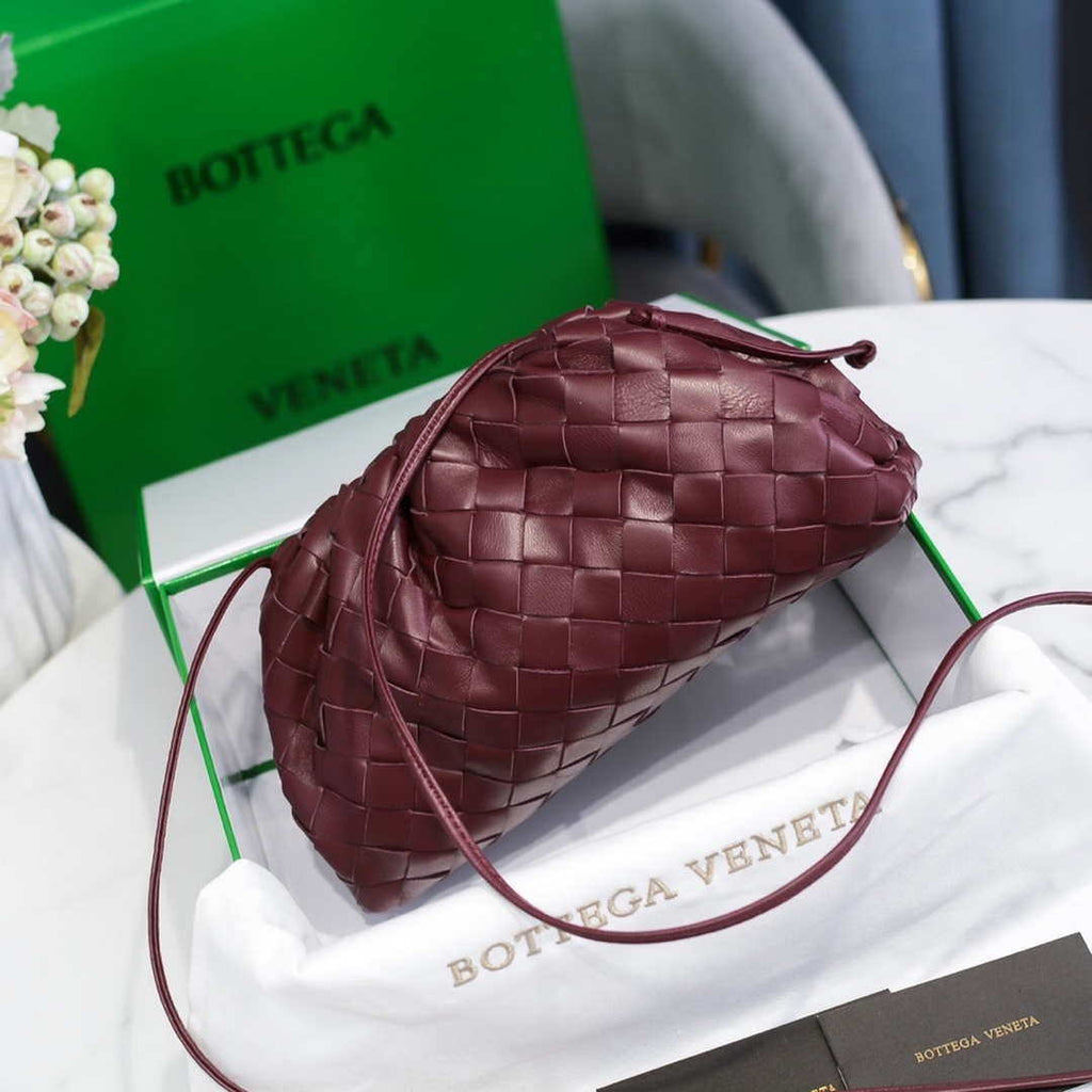 BV 585852 Bottega Veneta Mini Pouch intrecciato leather clutch with strap Wine Red