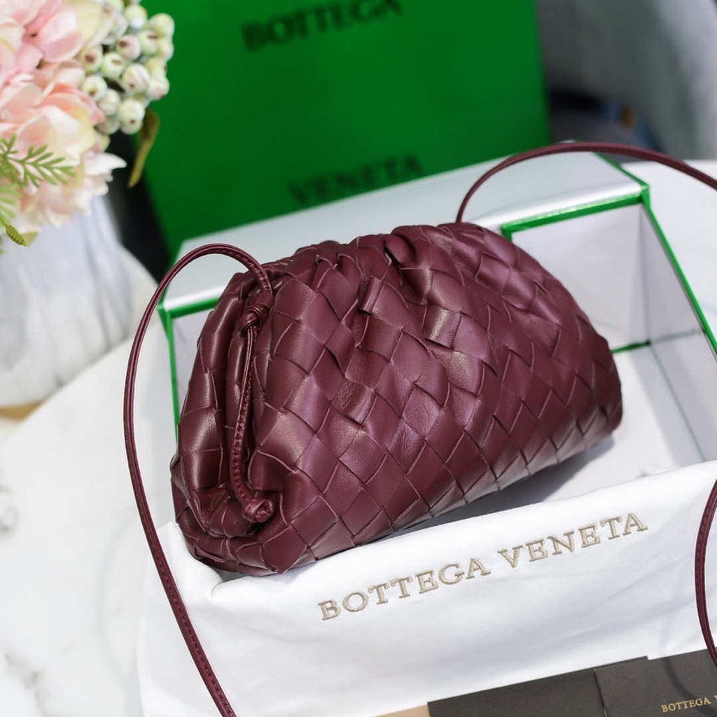BV 585852 Bottega Veneta Mini Pouch intrecciato leather clutch with strap Wine Red