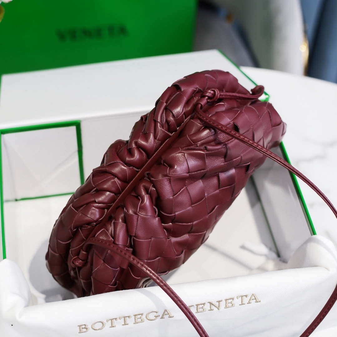 BV 585852 Bottega Veneta Mini Pouch intrecciato leather clutch with strap Wine Red