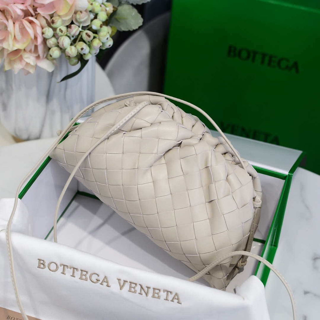 BV 585852 Bottega Veneta Mini Pouch intrecciato leather clutch with strap Beige
