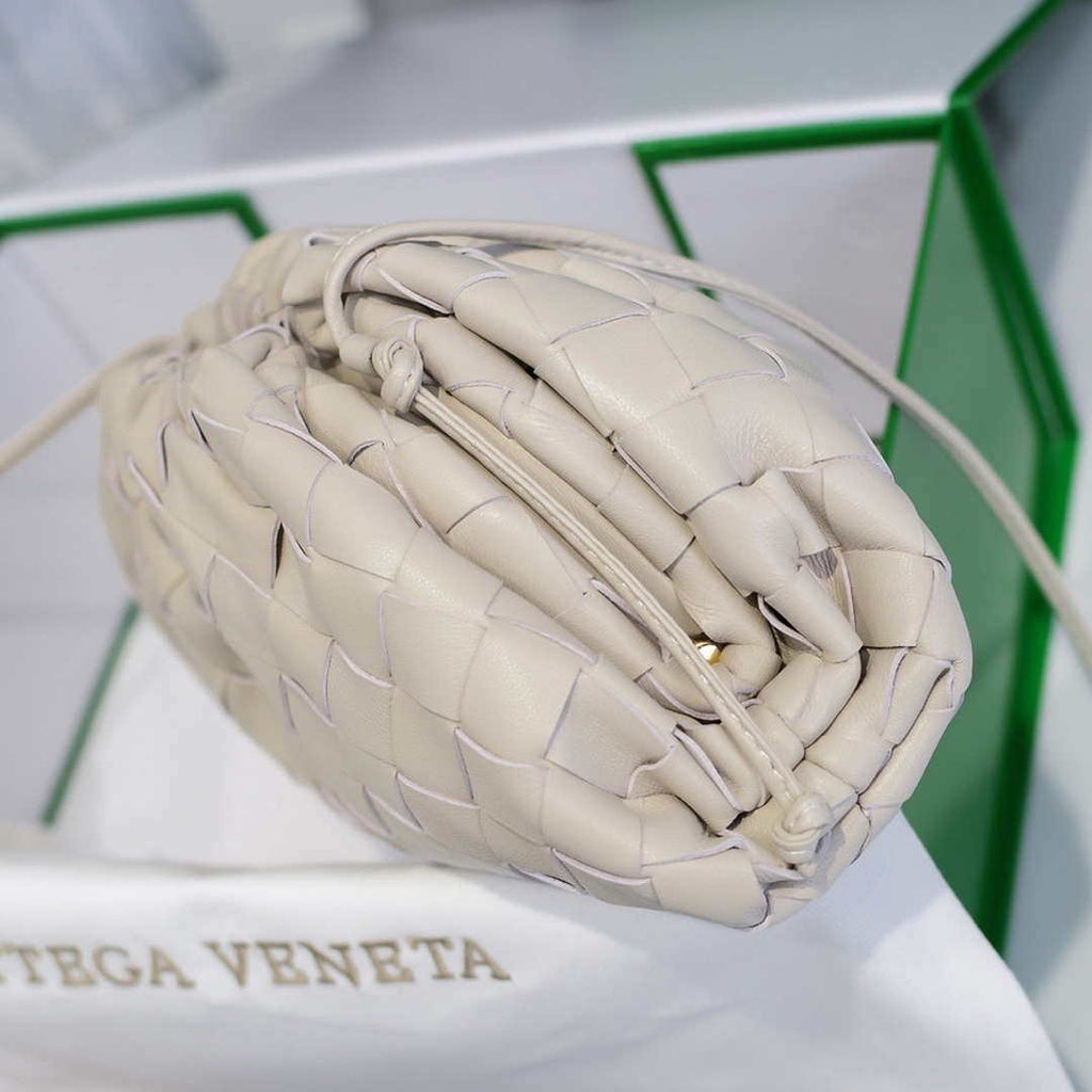 BV 585852 Bottega Veneta Mini Pouch intrecciato leather clutch with strap Beige