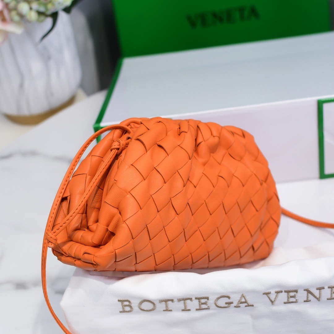 BV 585852 Bottega Veneta Mini Pouch intrecciato leather clutch with strap Orange