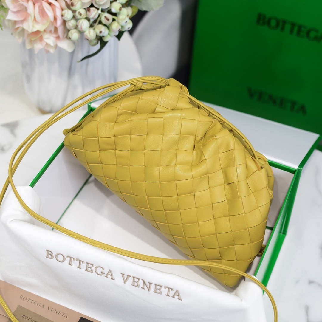 BV 585852 Bottega Veneta Mini Pouch intrecciato leather clutch with strap Yellow