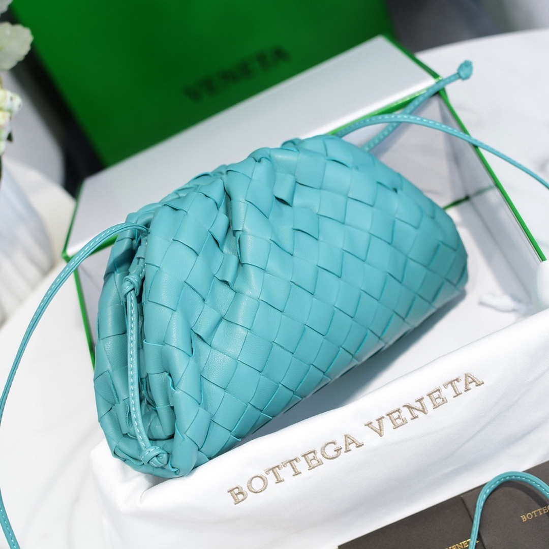BV 585852 Bottega Veneta Mini Pouch intrecciato leather clutch with strap Blue - Default Title - View 4