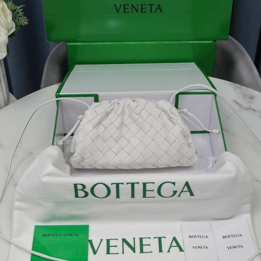 BV 585852 Bottega Veneta Mini Pouch intrecciato leather clutch with strap White - Default Title - View 1