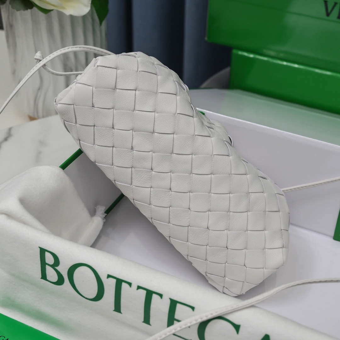 BV 585852 Bottega Veneta Mini Pouch intrecciato leather clutch with strap White