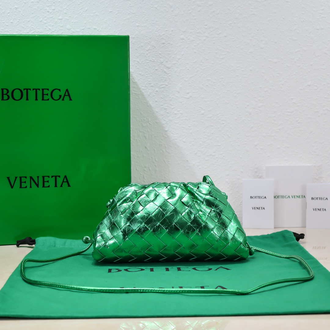 BV 585852 Bottega Veneta Mini Pouch Buckskin leather clutch with strap metallic Green - Default Title - View 3