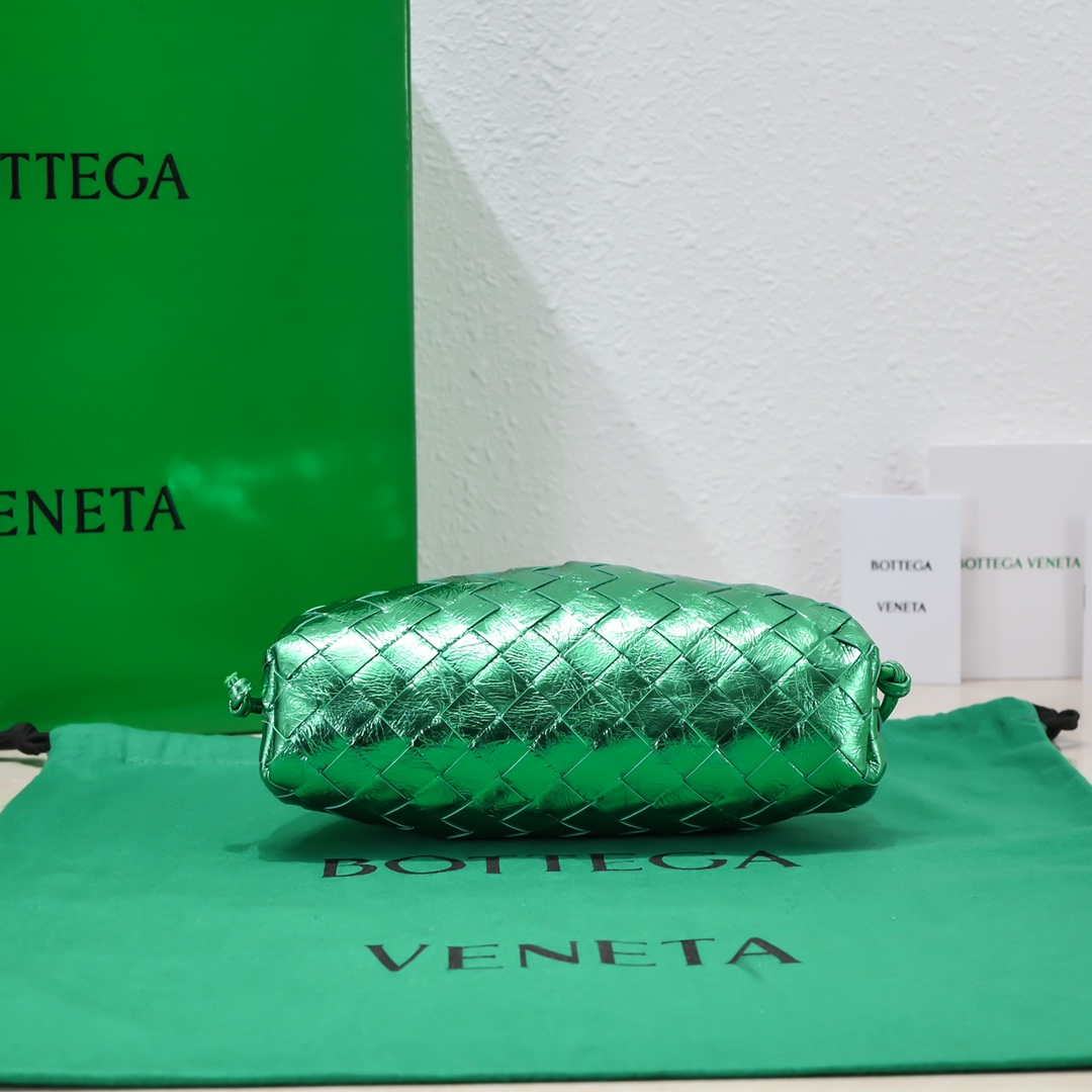 BV 585852 Bottega Veneta Mini Pouch Buckskin leather clutch with strap metallic Green