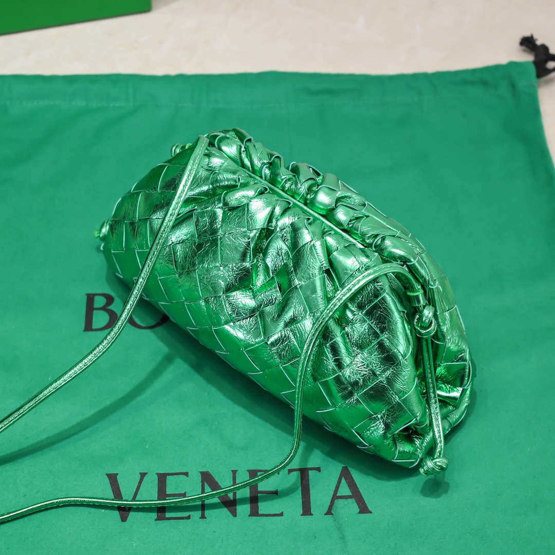 BV 585852 Bottega Veneta Mini Pouch Buckskin leather clutch with strap metallic Green - Default Title - View 5