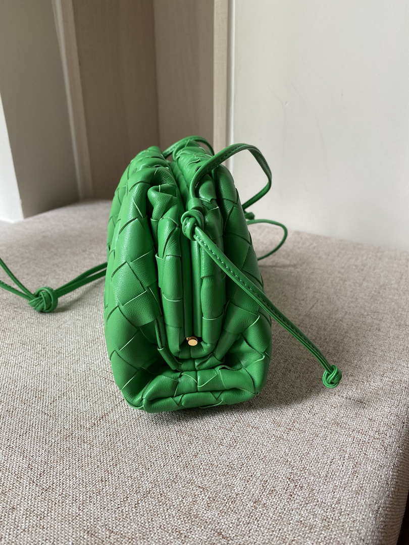 BV 585852VCPP13722 Bottega Veneta  Mini Pouch Green