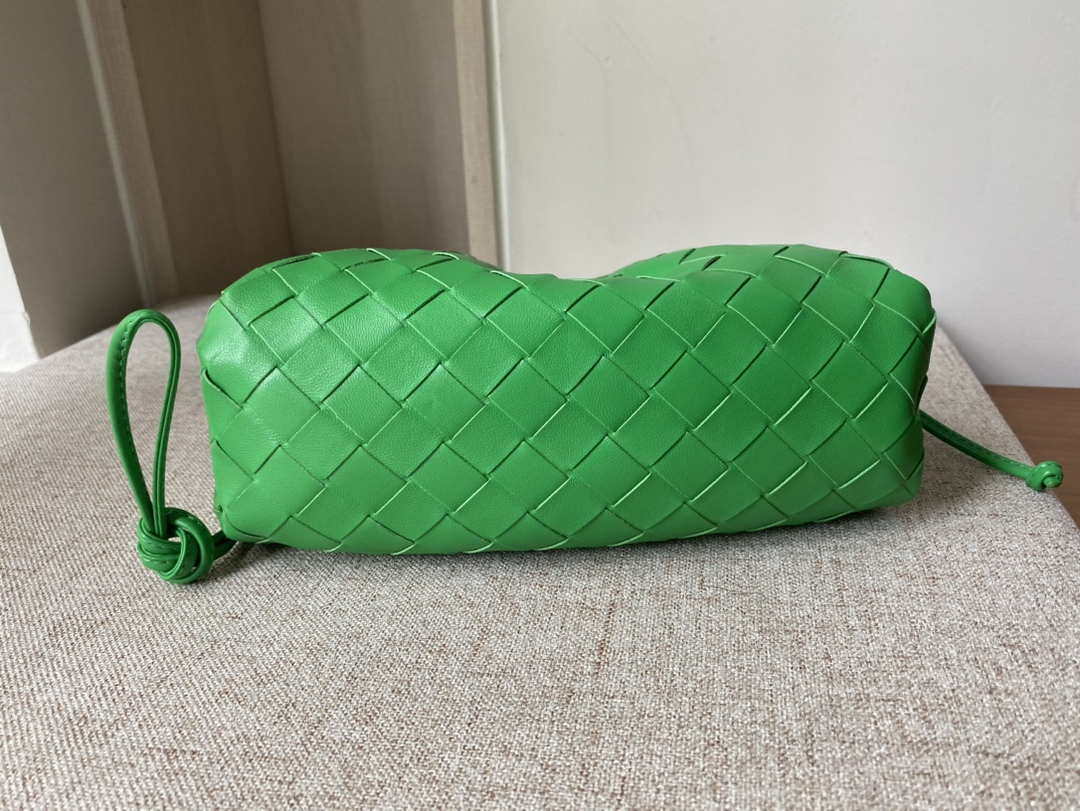 BV 585852VCPP13722 Bottega Veneta  Mini Pouch Green