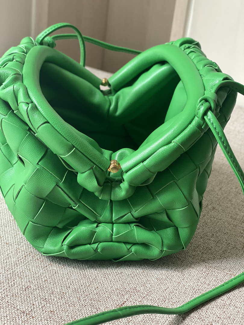 BV 585852VCPP13722 Bottega Veneta  Mini Pouch Green