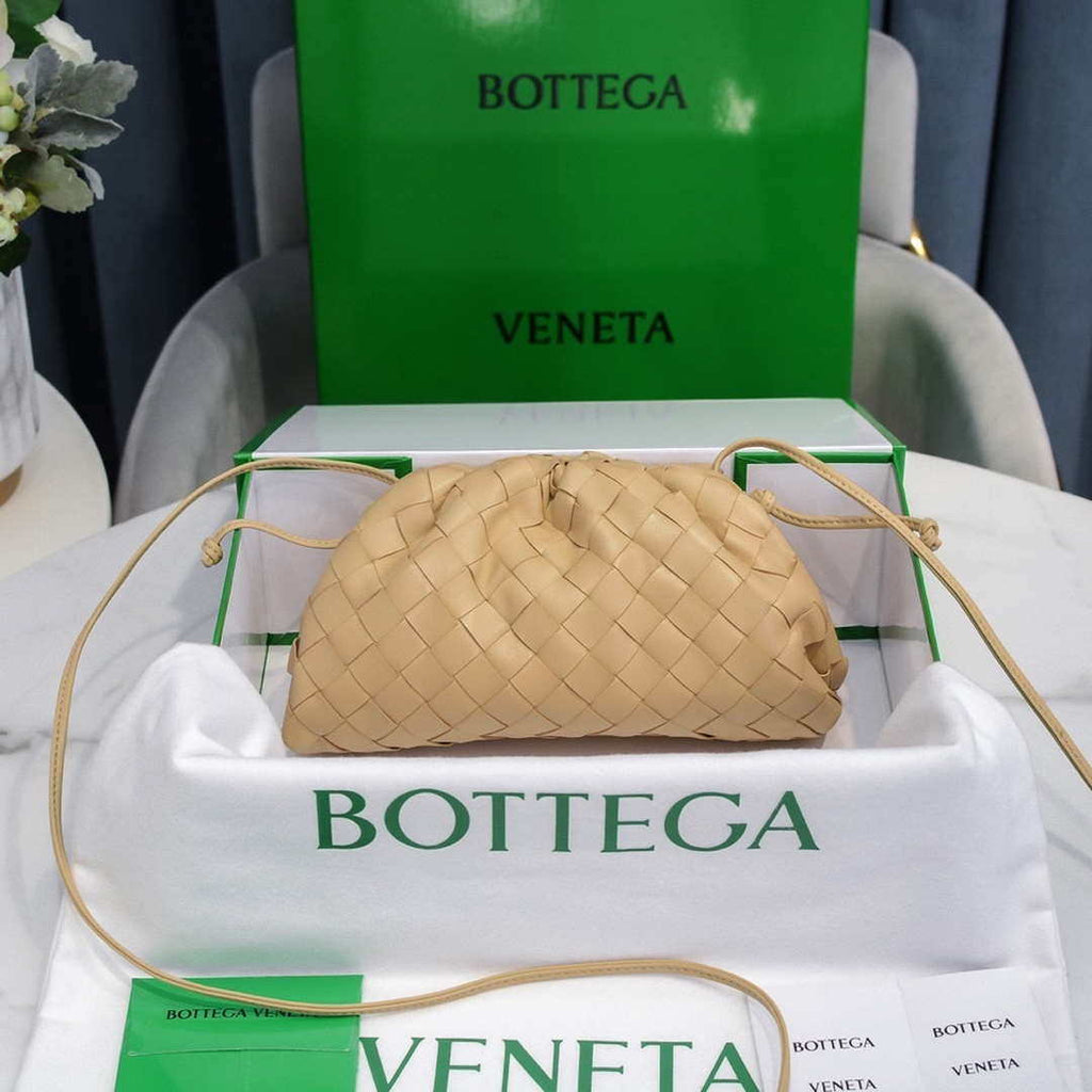 BV 585852VCPP19776 Bottega Veneta  Mini Pouch Beige