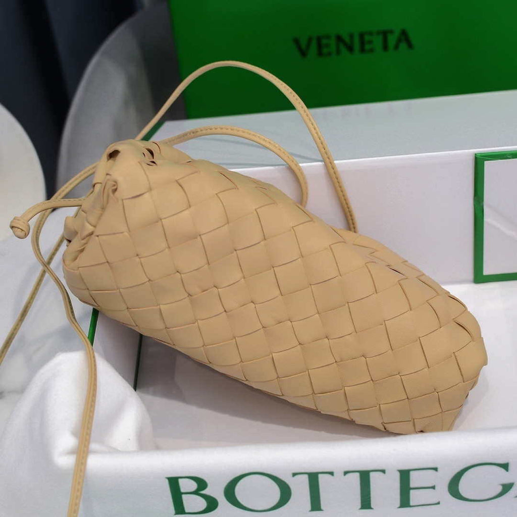 BV 585852VCPP19776 Bottega Veneta  Mini Pouch Beige