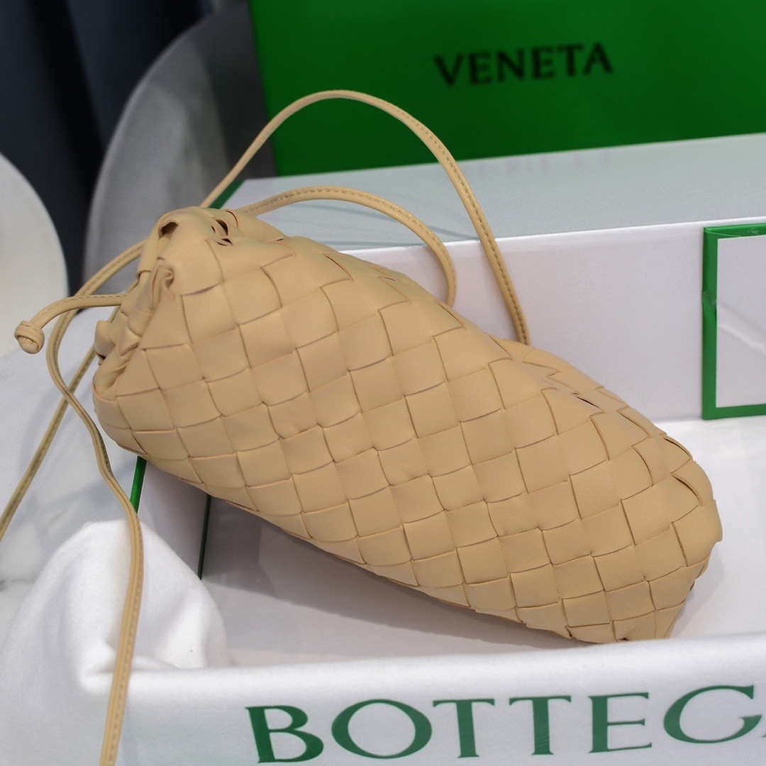 BV 585852VCPP19776 Bottega Veneta  Mini Pouch Beige