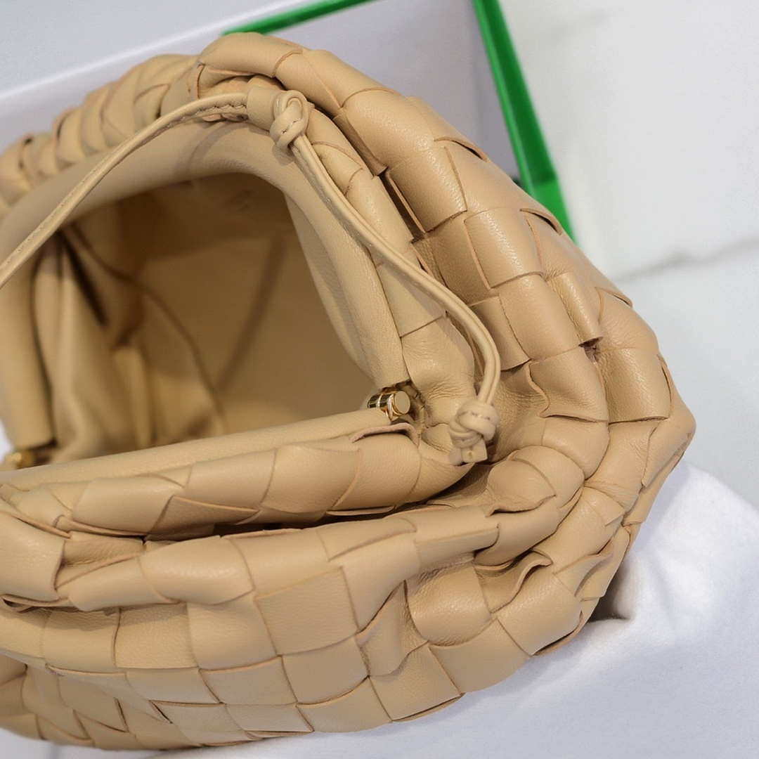BV 585852VCPP19776 Bottega Veneta  Mini Pouch Beige