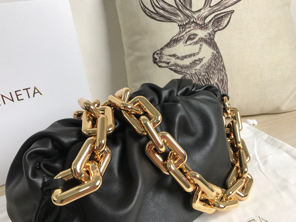 BV 620230 Bottega Veneta Chain Pouch Raintree Bag 92020 Strap 25cm Black Gold