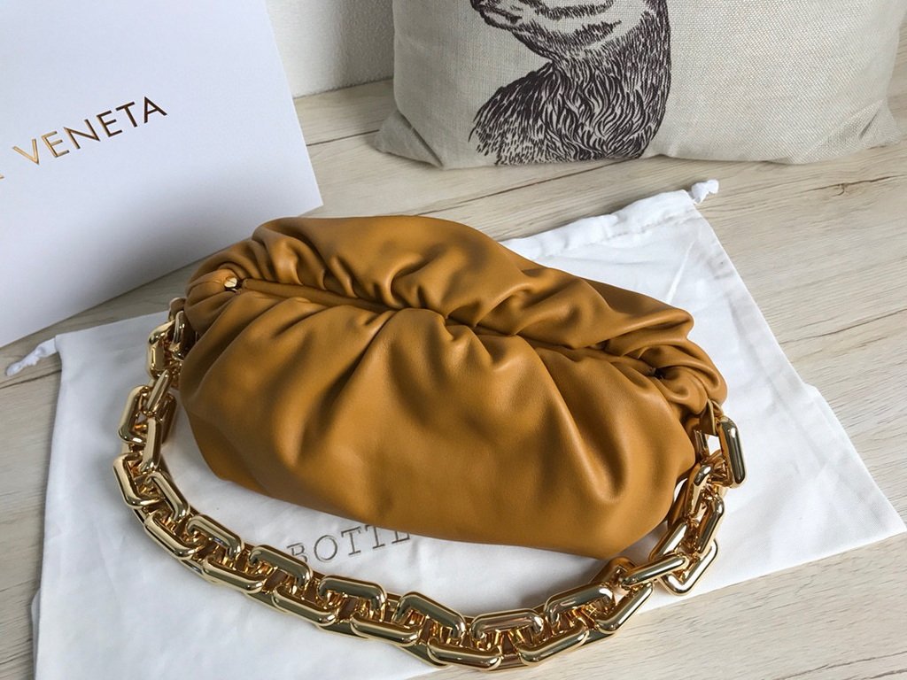 BV 620230 Bottega Veneta Chain Pouch Raintree Bag 92020 Strap 25cm Natural Gold