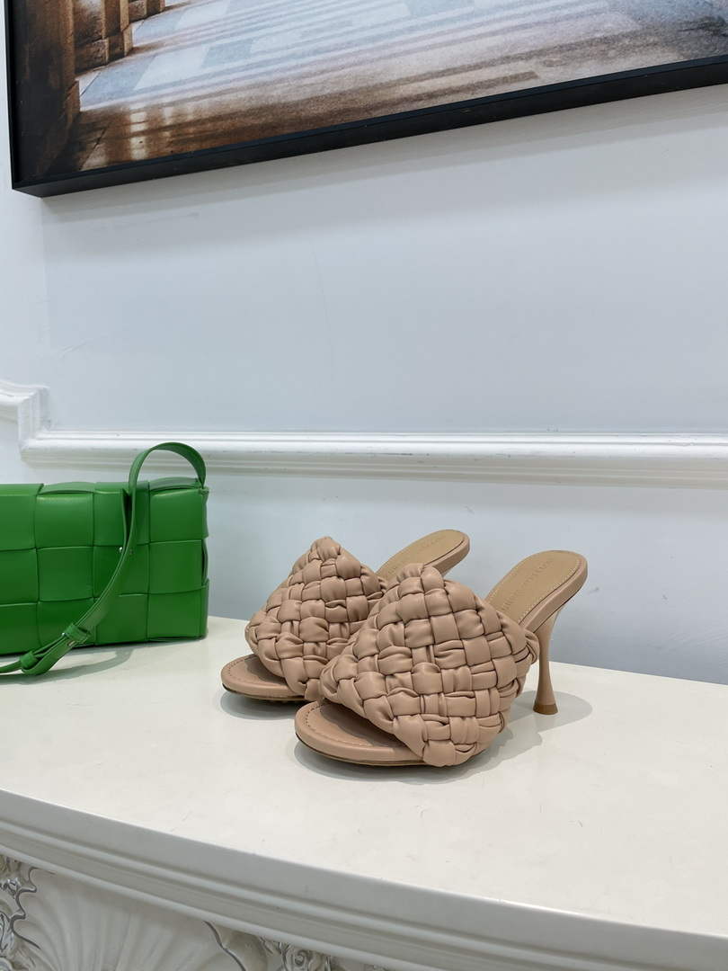 BV 708882 Bottega Veneta Dot Wave Shoes BV5797 - 35 - View 1