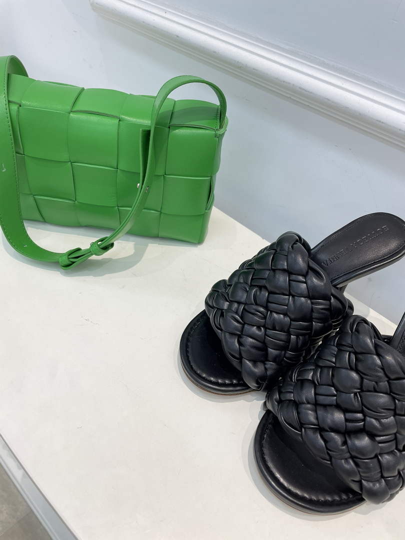 BV 708882 Bottega Veneta Dot Wave Shoes BV5798