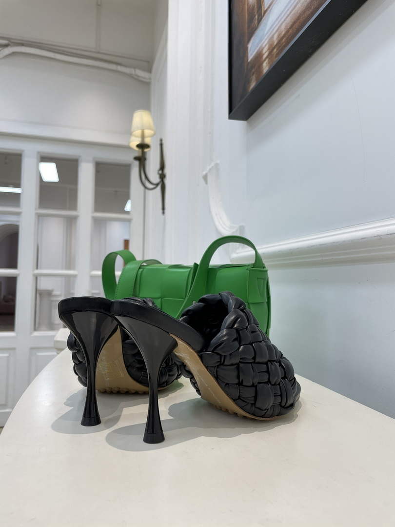 BV 708882 Bottega Veneta Dot Wave Shoes BV5798