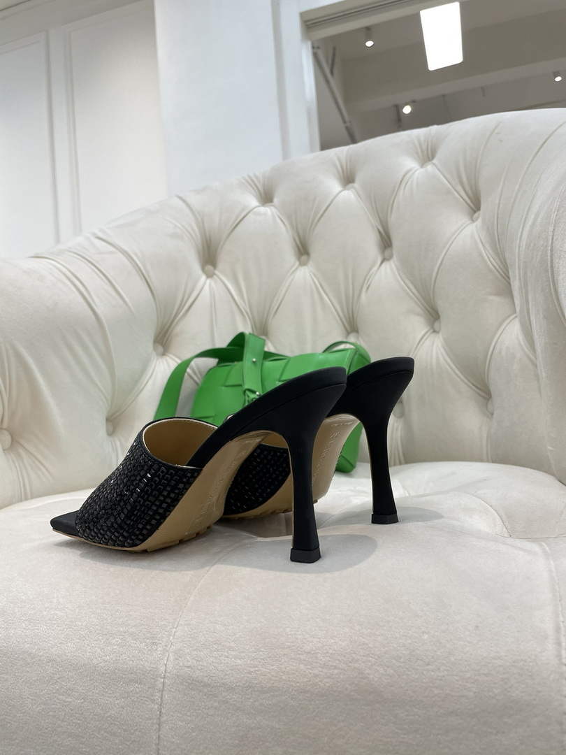 BV 709028 Bottega Veneta Stretch Strass-embellished Shoes BV5809