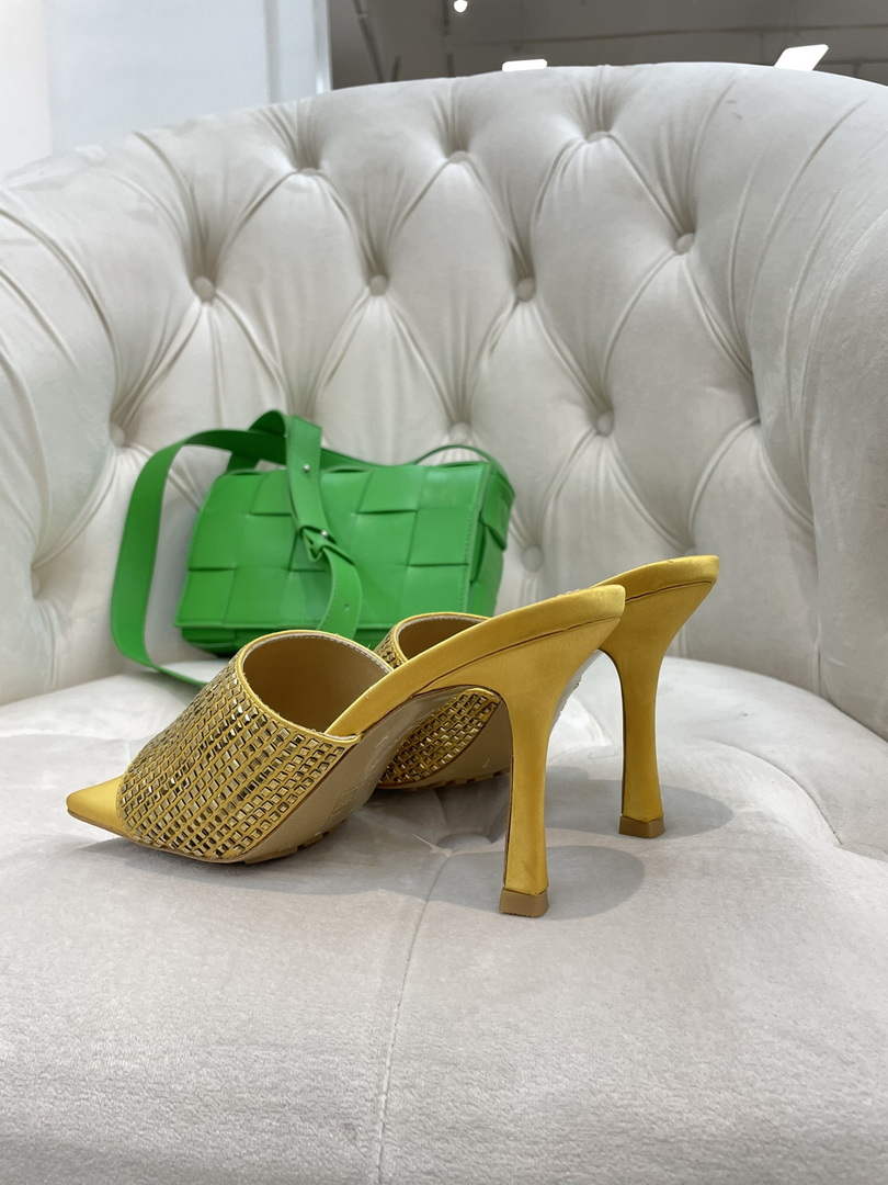 BV 709028 Bottega Veneta Stretch Strass-embellished Shoes BV5811