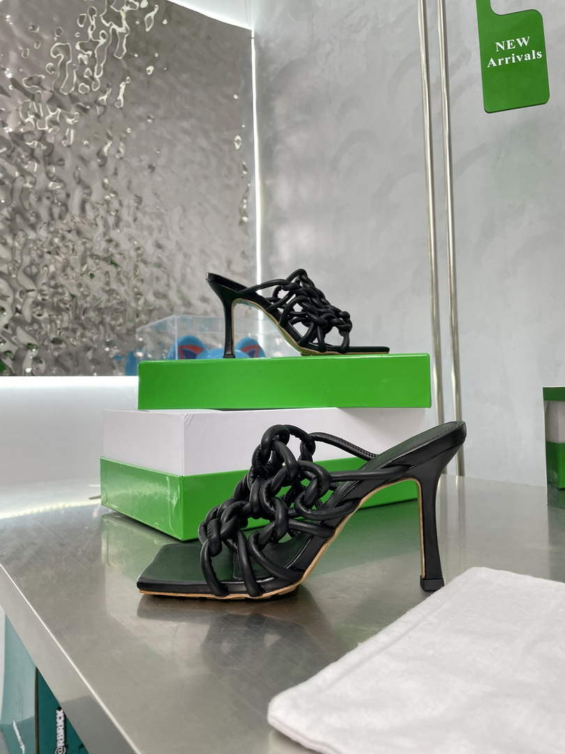 BV 716242 Bottega Veneta Stretch Twist Mule BV5786