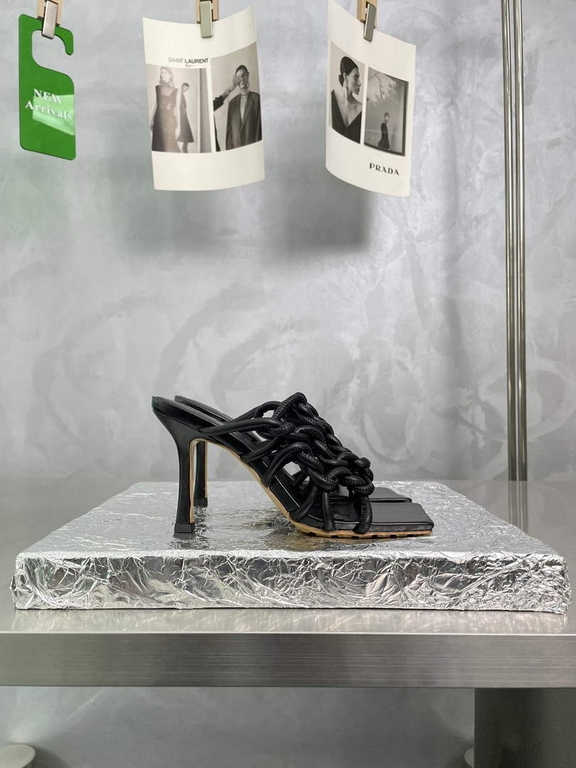 BV 716242 Bottega Veneta Stretch Twist Mule BV5786